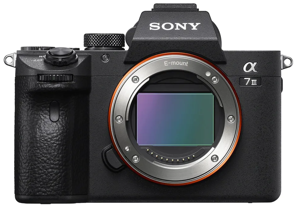 sony-alpha-7-iii-ilce-7m3-spiegellose-vollformat-kamera-24-2-mp-exmor-r-sensor-0 image 1