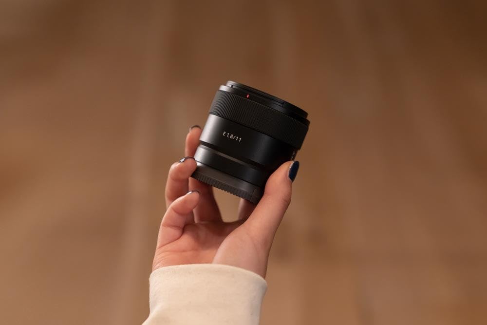 sony-sel11f18-11mm-f1-8-aps-c-ultra-weitwinkel-festbrennweiten-objektiv-e-mount- image 3