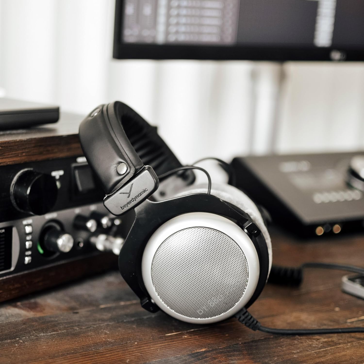 beyerdynamic-dt-880-pro-halboffener-over-ear-studiokopfh-rer-250-ohm-kabelgebund image 2