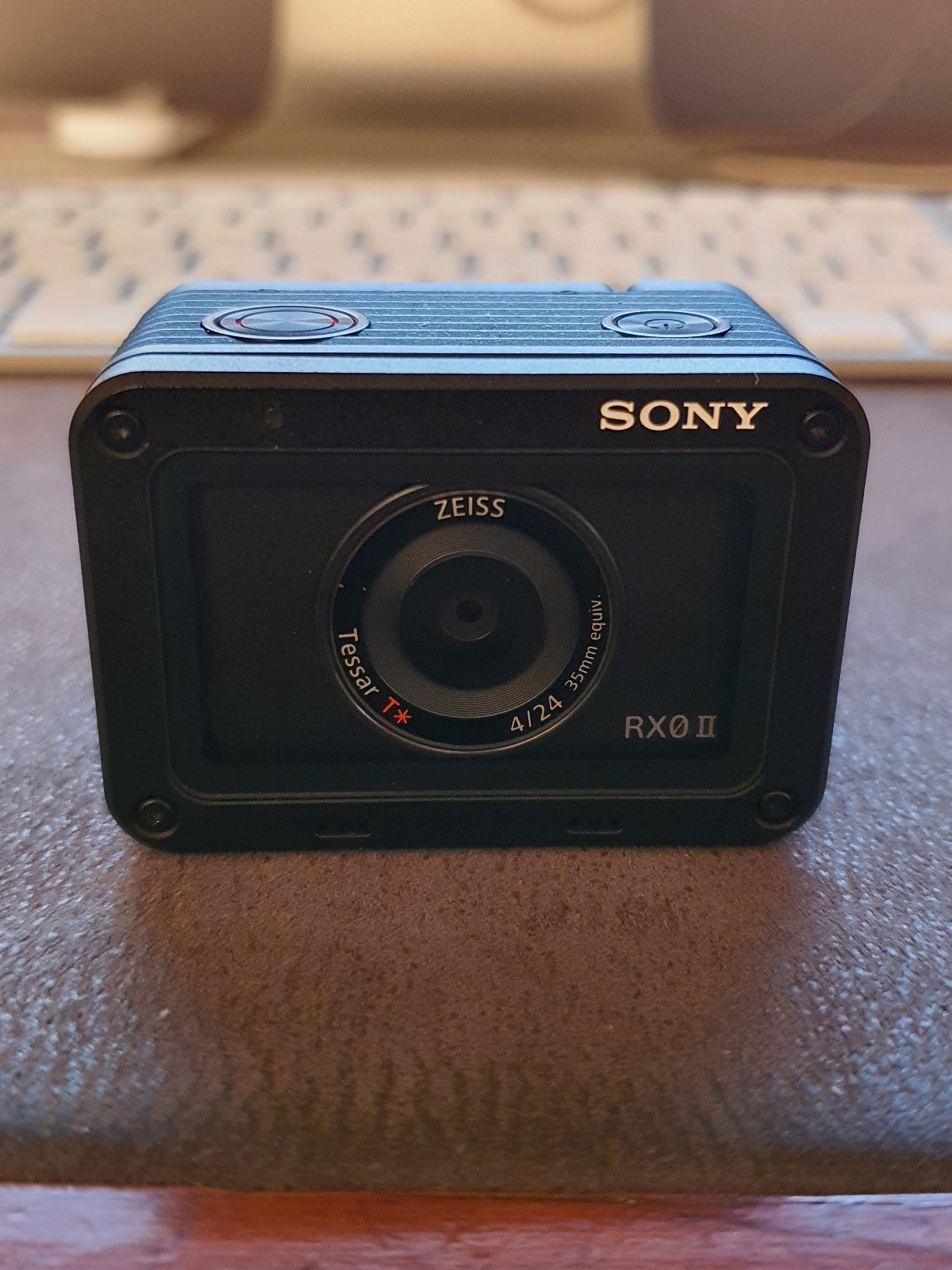 Solide Qualität, kleine Batterie