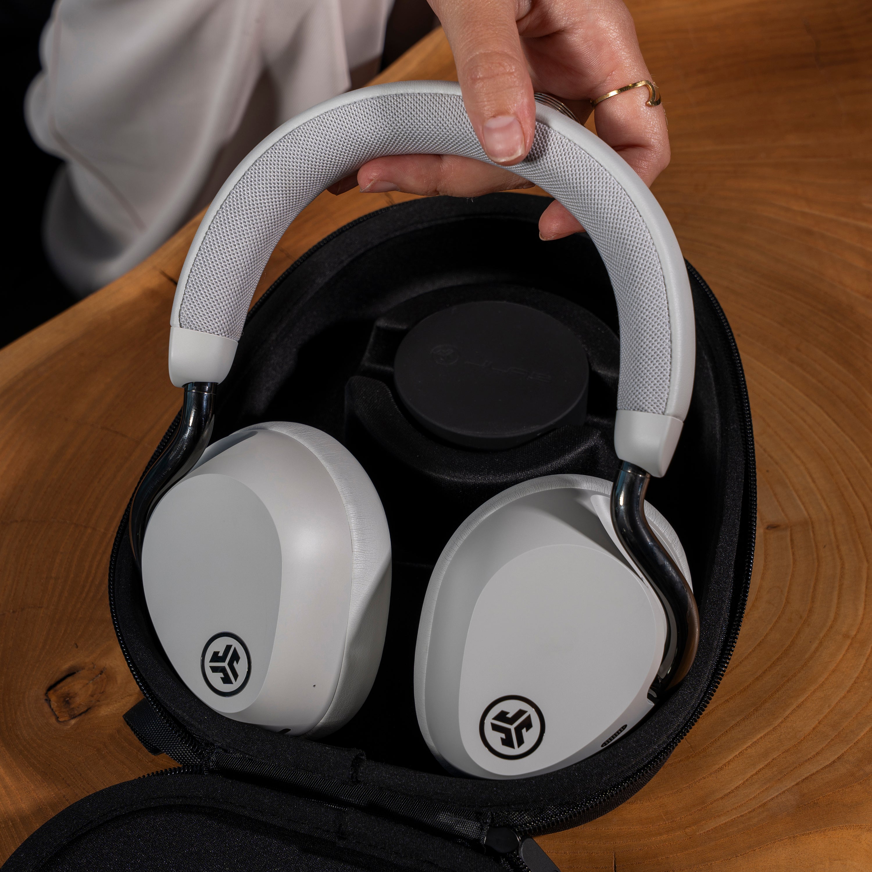 jlab-epic-lux-lab-edition-anc-over-ear-kopfh-rer-cloud-hi-res-over-ear-mit-hybri image 3