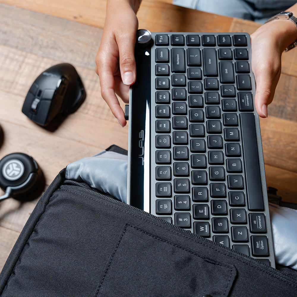 jlab-epic-mini-wireless-60-tastatur-schwarz-mit-2-4ghz-usb-c-dongle-bluetooth-5- image 6