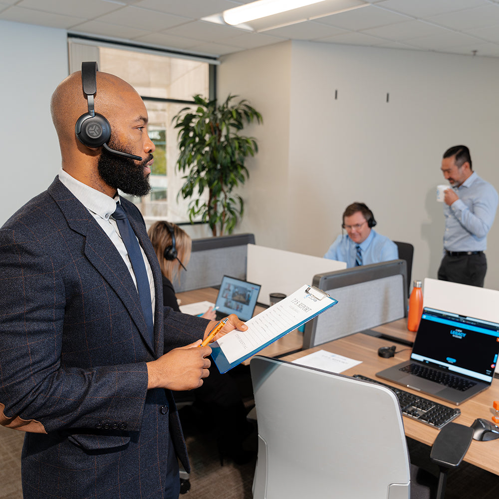 jlab-epic-work-anc-wireless-on-ear-headset-schwarz-hybrid-anc-b-rostuhl-headset- image 4