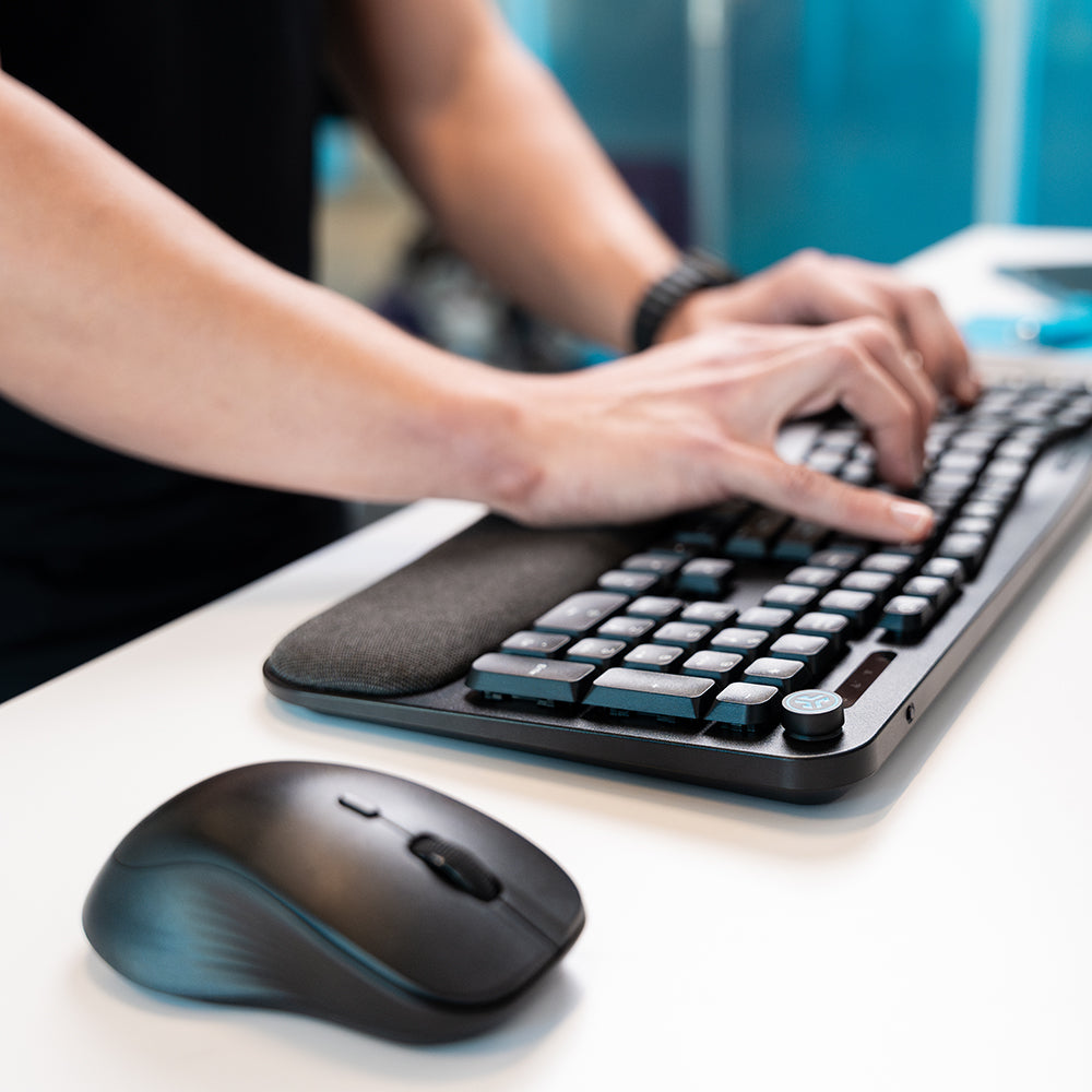 jlab-flow-wireless-mouse-keyboard-bundle-black-ergonomic-desk-set-with-single-us image 6