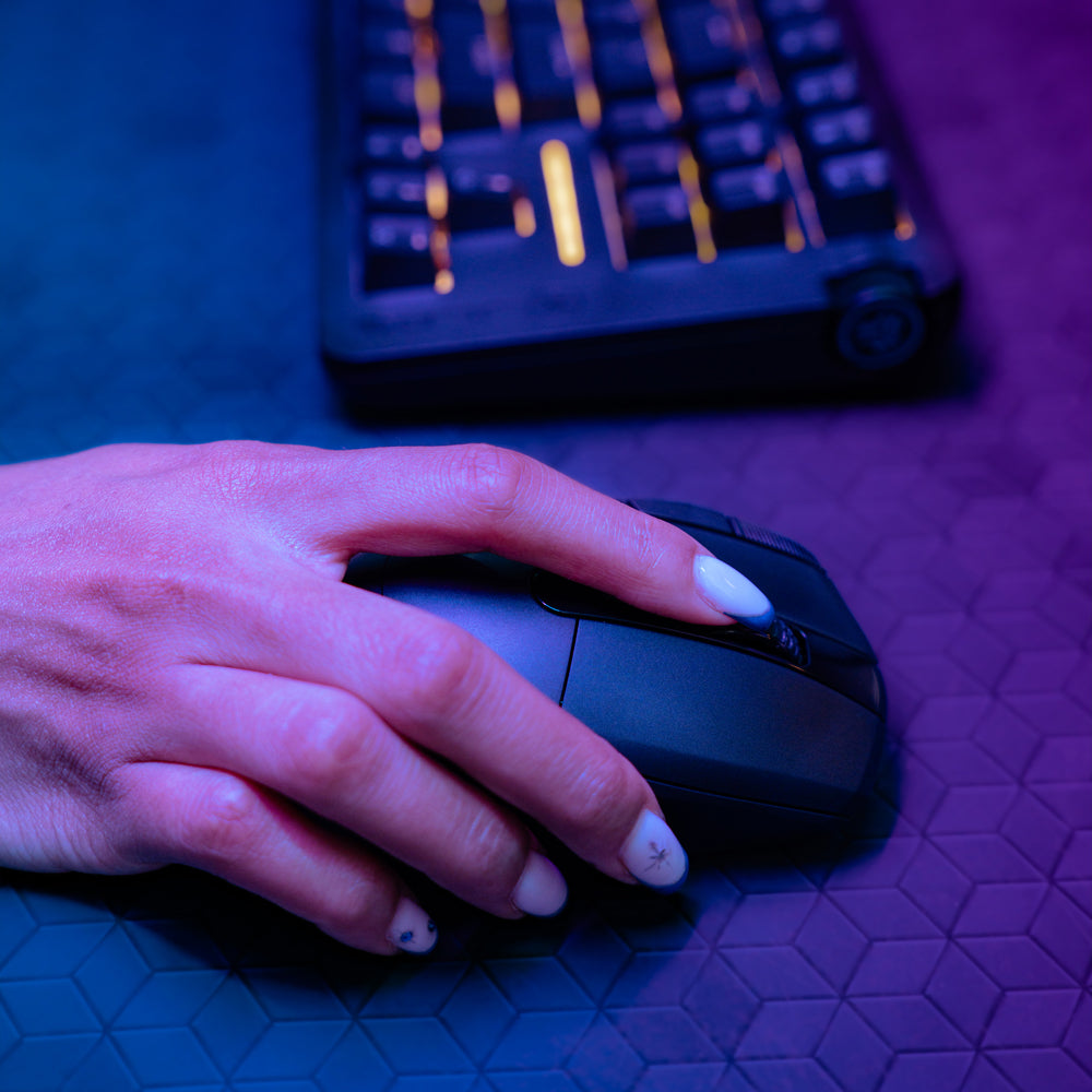 jlab-midnight-wireless-gaming-maus-schwarz-paw3335-sensor-mit-16-000-dpi-dual-wi image 3
